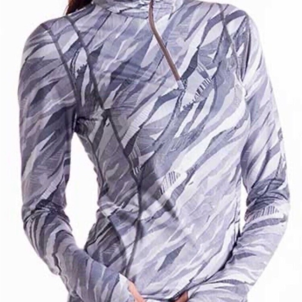 Under Armour Women's Blue Patterned Long Sleeve Top